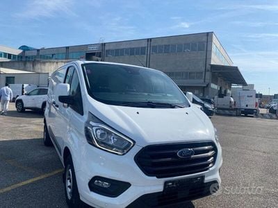 Usata Ford Transit Custom Trend 131 CV (96 kW) 2020 Grigio Furgone