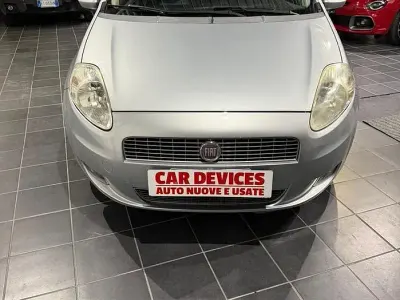 Usata Fiat Grande Punto 77 CV (56 kW) 2010 Grigio Utilitaria