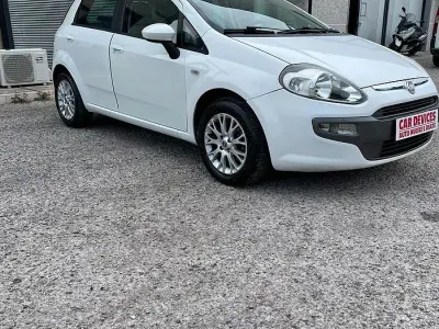 Usata Fiat Punto Evo 75 CV (55 kW) 2011 Bianco Utilitaria
