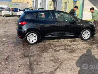 Usata Renault Clio IV 73 CV (53 kW) 2014 Berlina
