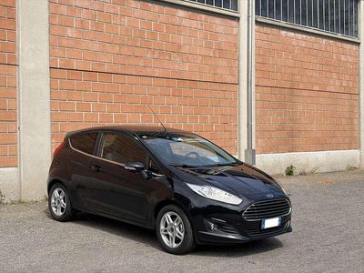 Usata Ford Fiesta Titanium 80 CV (58 kW) 2014 Nero Utilitaria