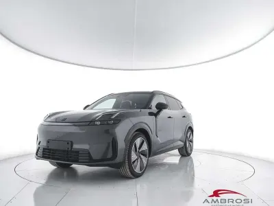 Nuova Lynk & Co 08 211 CV (155 kW) 2026 Back SUV