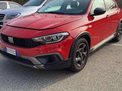 Usata Fiat Tipo Cross 95 CV (69 kW) 2022 Rosso Berlina