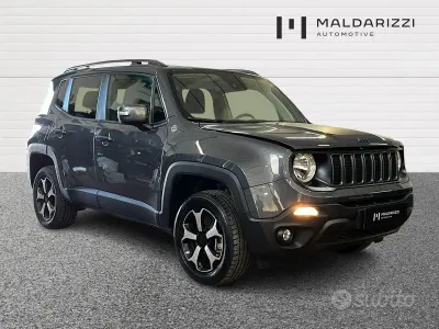 Usata Jeep Renegade Trailhawk 241 CV (177 kW) 2023 Grigio SUV