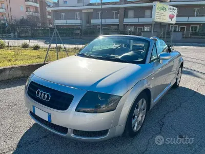 Usata Audi TT Roadster 179 CV (131 kW) 2004 Grigio Cabrio