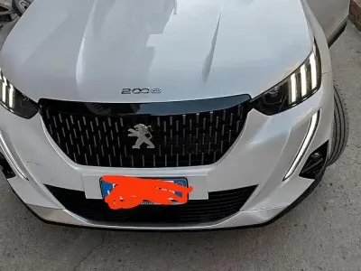 Usata Peugeot 2008 GT-line 110 CV (80 kW) 2022 SUV