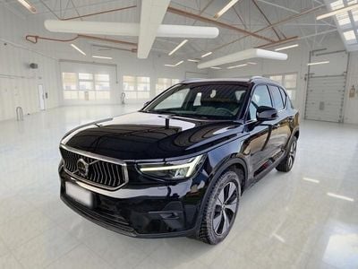 Nero Usata 2022 Volvo XC40 Core SUV | 26.450 € (Buon prezzo)
