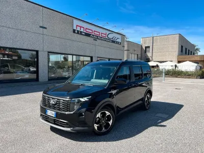Usata Ford Tourneo Courier Active 125 CV (91 kW) 2024 Nero Monovolume