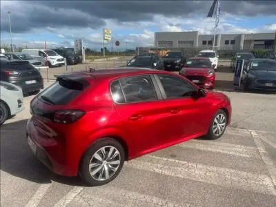 Usata Peugeot 208 Active 75 CV (55 kW) 2020 Rosso metallizzato Utilitaria