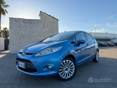 Usata Ford Fiesta 82 CV (60 kW) 2009 Bluazzurro Berlina