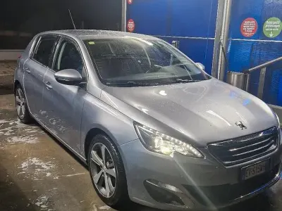Usata Peugeot 308 112 CV (82 kW) 2014 Grigio Berlina