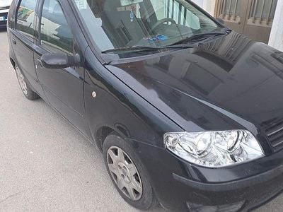 Usata Fiat Punto 70 CV (51 kW) 2004 Nero Utilitaria