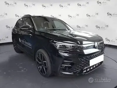 Usata VW Tiguan R-line 150 CV (110 kW) 2025 Nero SUV