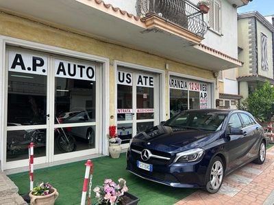 Usata Mercedes A180 Premium 109 CV (80 kW) 2017 Blu Berlina