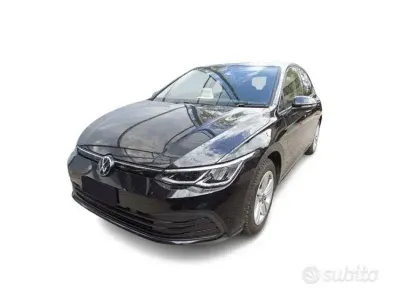 Usado VW Golf VIII Life 116 CV (85 kW) 2022 Negro Berlina