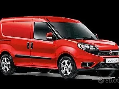 Usata Fiat Doblò S 120 CV (88 kW) 2021 Rosso Monovolume