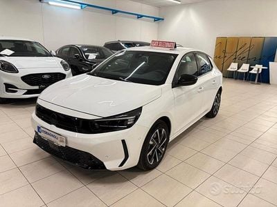 Usata Opel Corsa 101 CV (74 kW) 2025 Bianco Berlina