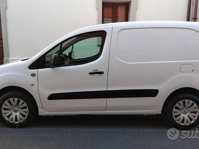 Begagnad Citroën Berlingo 90 HK (66 kW) 2015 Vit Minibuss