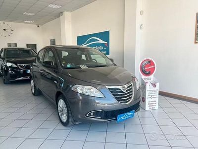 Begagnad Lancia Ypsilon 69 HK (50 kW) 2014 Grå Halvkombi