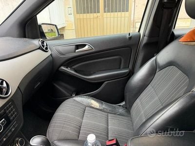 Usata Mercedes B180 2012 Bianco Monovolume
