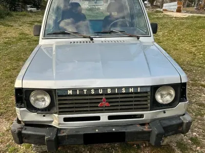 Usata Mitsubishi Pajero Top 84 CV (61 kW) 1988 Grigio SUV