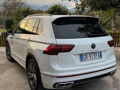 Usata VW Tiguan R-line 150 CV (110 kW) 2023 Bianco SUV