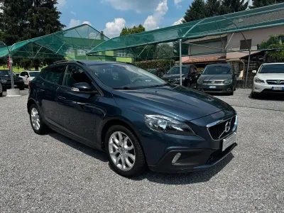 Usata Volvo V40 CC Business Edition 120 CV (88 kW) 2017 Blu Station wagon