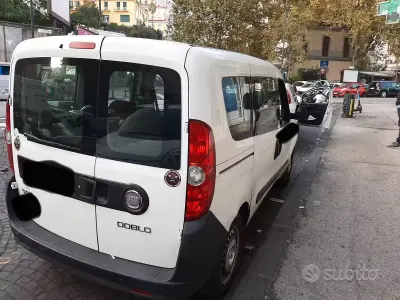Usata Fiat Doblò 120 CV (88 kW) 2012 Bianco Monovolume