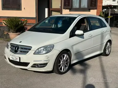 Usata Mercedes B200 Chrome 193 CV (141 kW) 2008 Bianco Monovolume