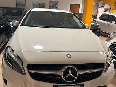 Usata Mercedes A180 95 CV (69 kW) 2016 Bianco Berlina