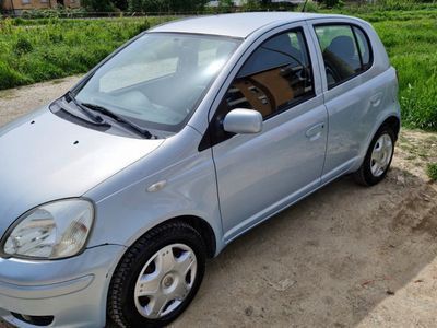 usata Toyota Yaris 2004