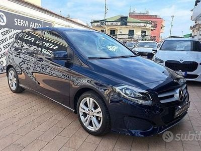 Usata Mercedes B180 Executive 109 CV (80 kW) 2018 Blu Monovolume