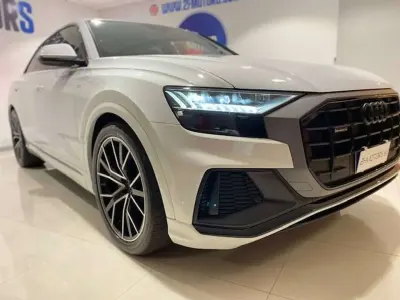 Usata Audi Q8 Sport 286 CV (210 kW) 2021 Bianco SUV