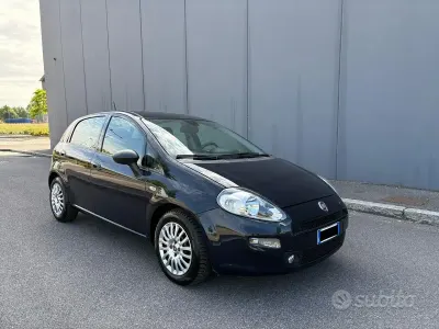 Usata Fiat Grande Punto 95 CV (69 kW) 2018 Bluazzurro Utilitaria