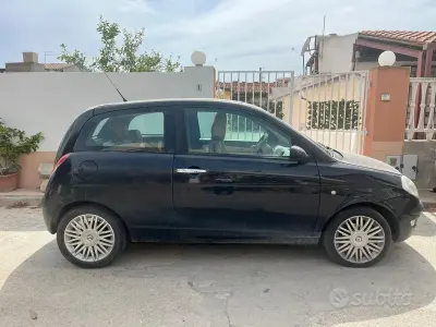 Usata Lancia Ypsilon 70 CV (51 kW) 2004 Nero Utilitaria