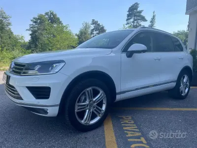 Usata VW Touareg R-line 262 CV (192 kW) 2016 Bianco SUV