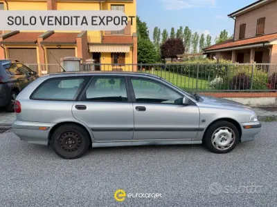 Usata Volvo V40 116 CV (85 kW) 1997 Grigio Station wagon