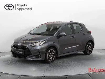 Usata Toyota Yaris Hybrid Trend 92 CV (67 kW) 2022 Grigio Berlina