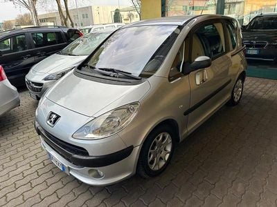 Usata Peugeot 1007 68 CV (50 kW) 2007 Argento Monovolume