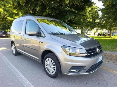 Usata VW Caddy 102 CV (75 kW) 2017 Bronzo Monovolume