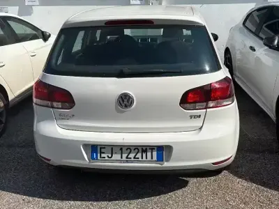 Usata VW Golf VI 105 CV (77 kW) 2011 Bianco Utilitaria