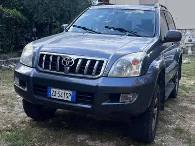 Usata Toyota Land Cruiser Sol 163 CV (119 kW) 2003 Grigio SUV