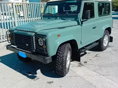 Usado Land Rover Defender SE 122 CV (89 kW) 2007 Verde Familiar