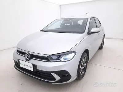 Usado VW Polo Life 95 HP (69 kW) 2023 Cinzento Citadino