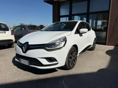 Usata Renault Clio GrandTour Intens 110 CV (80 kW) 2017 Bianco Station wagon