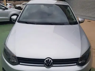 Usata VW Polo Trendline 75 CV (55 kW) 2017 Grigio Berlina