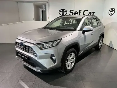 Usata Toyota RAV4 Hybrid Active 218 CV (160 kW) 2021 Argento SUV