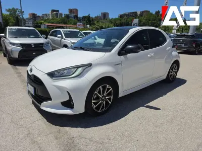 Second-hand Toyota Yaris Hybrid Lounge 116 CP (85 kW) 2021 Alb Berlinǎ