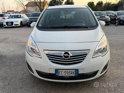Usata Opel Meriva Cosmo 140 CV (102 kW) 2011 Bianco Monovolume