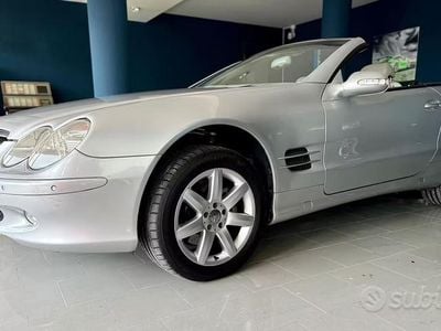 Usata Mercedes SL500 306 CV (225 kW) 2002 Grigio Cabrio